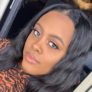 Meet your Posher, Noelle